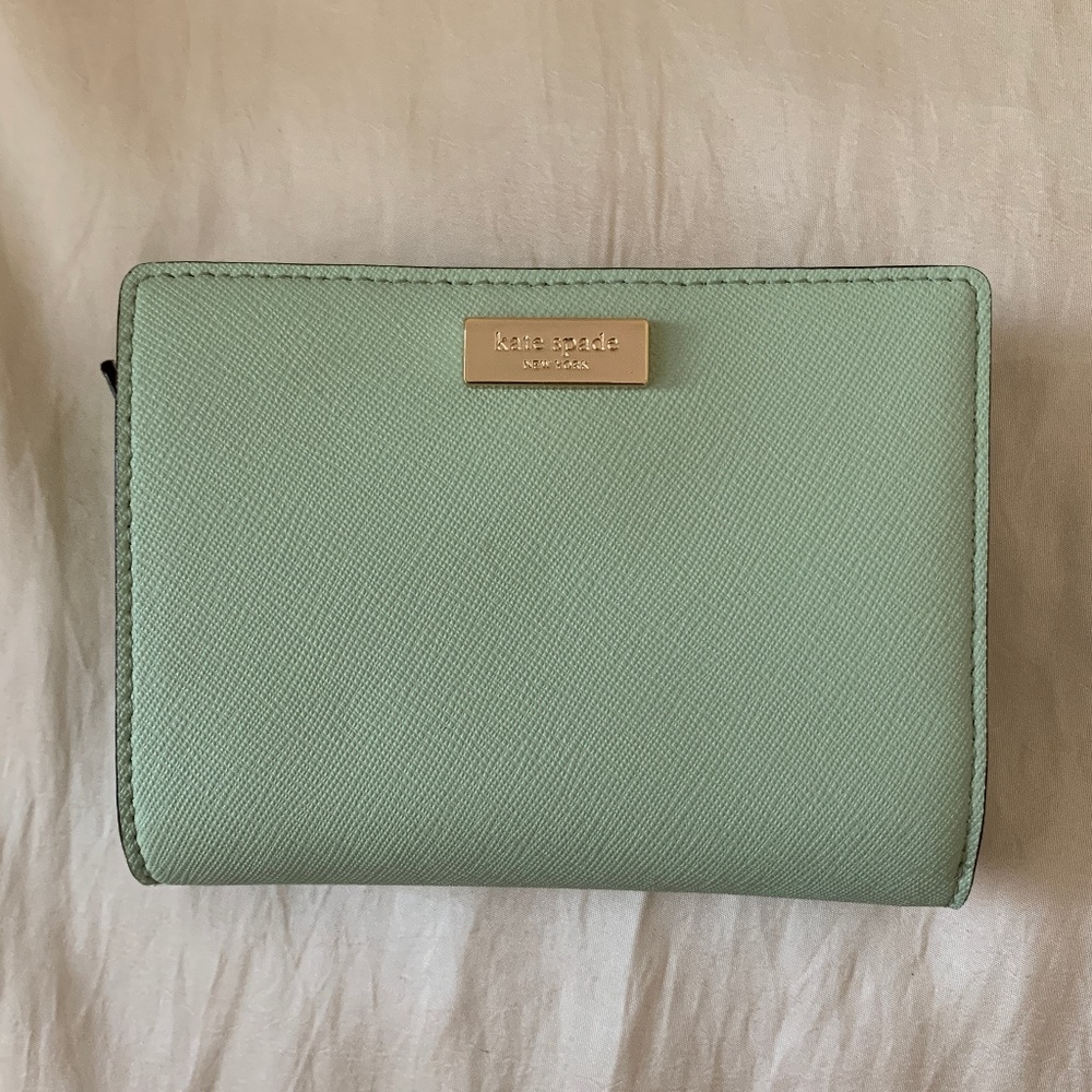 Kate Spade Mint Green Billfold-Excellent Condition